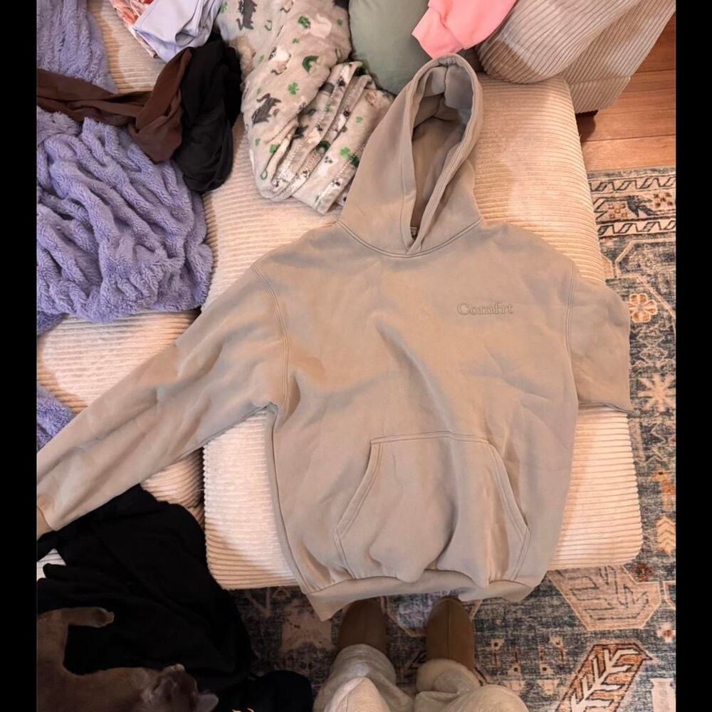 Comfrt grey hoodie size m